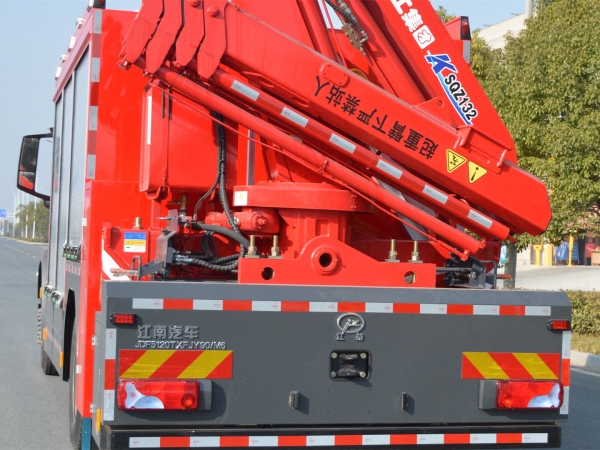 德國(guó)曼恩搶險(xiǎn)救援消防車(chē)