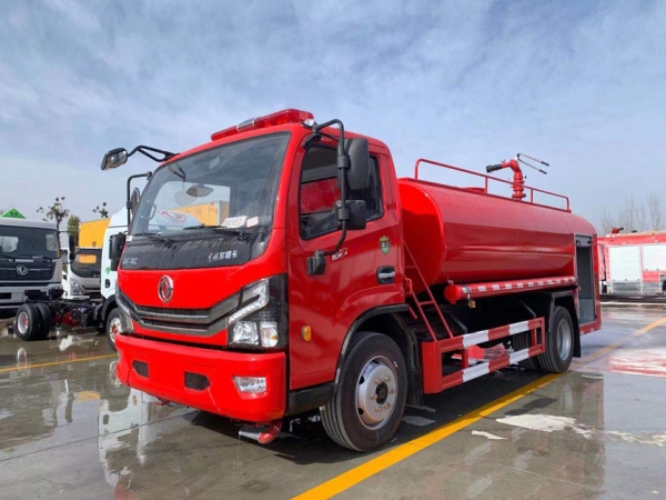 大多利卡消防灑水車